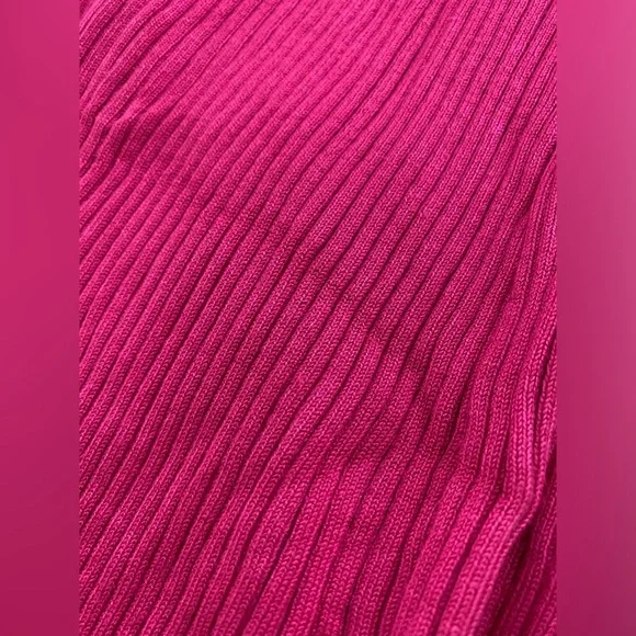 Catey Dress in Fuchsia
superdown - Picture 6 of 7